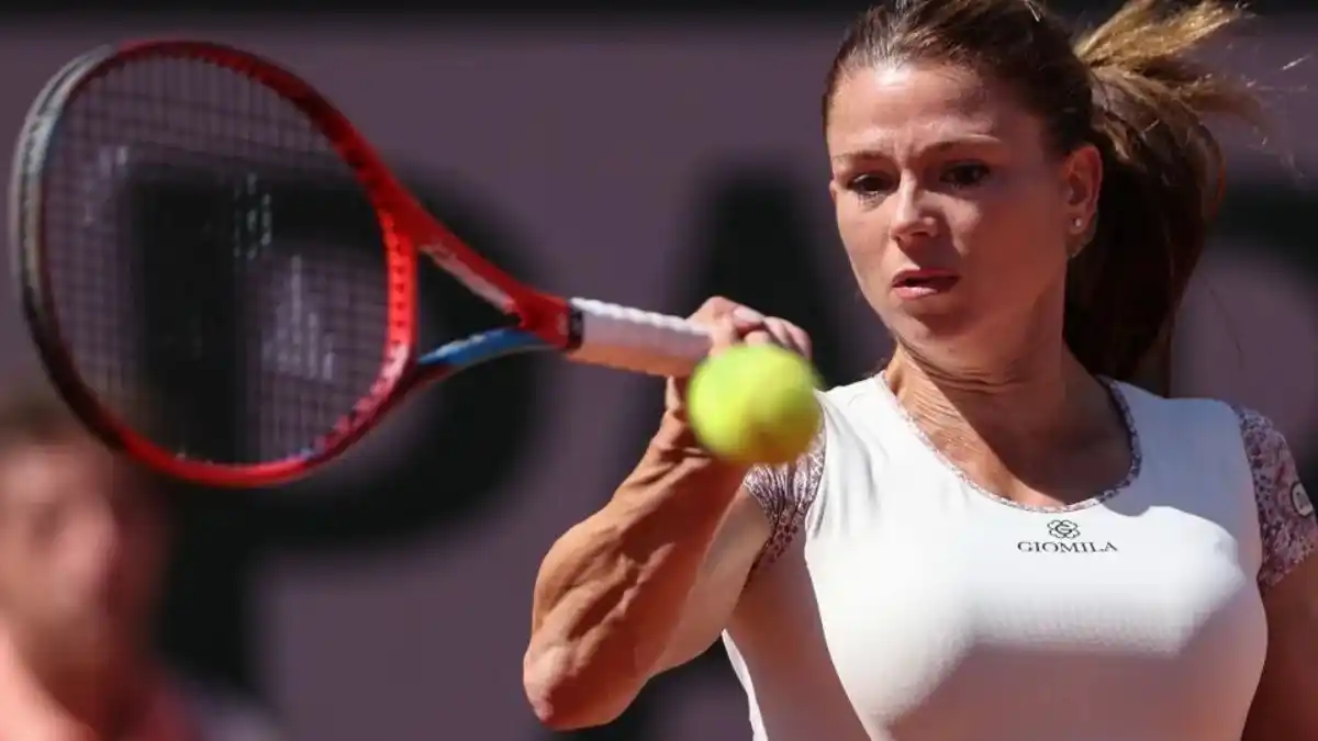 Camila Giorgi causa polémica por su vestido en Roland Garros