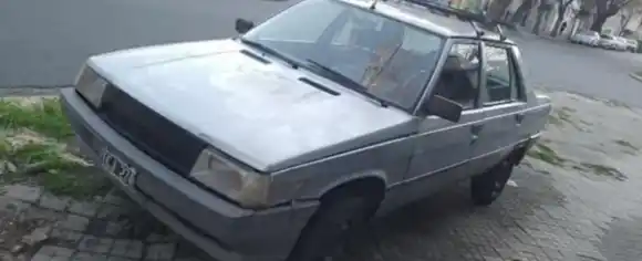 Una pareja sufrió el robo de su auto cuando llevaron a su hijo al Vilela