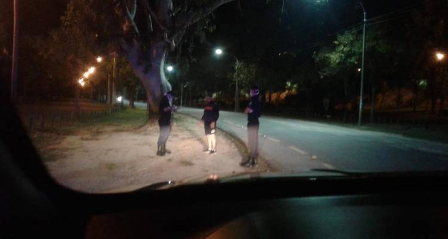 Coronavirus: Tres apresados por violar el autoaislamiento y el dueño del taxi que se llevó la grúa por no cumplir la cuarentena