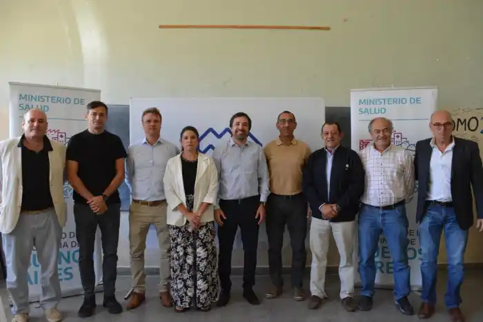 Nicolás Kreplak, ministro de Salud bonaerense, con intendentes de la RS IX.