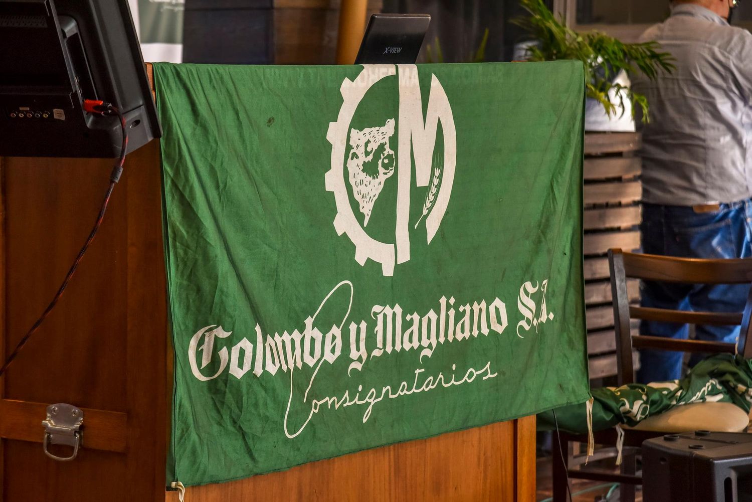 La feria este martes se tiñe de verde