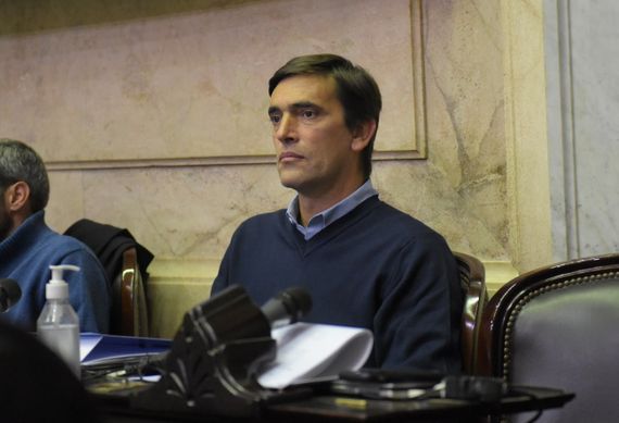 Iparraguirre habló con Lunghi por Sans Souci y afirmó que "se van a agregar escuelas en vez de quitarlas"