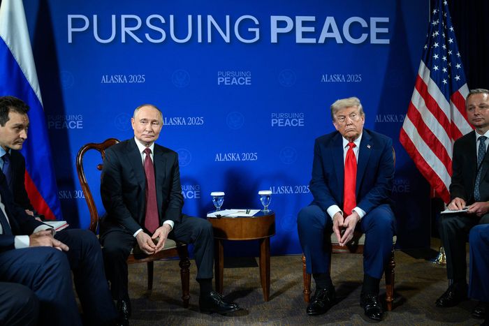 La Comisión Europea dijo que colaborará con Trump y Zelenski