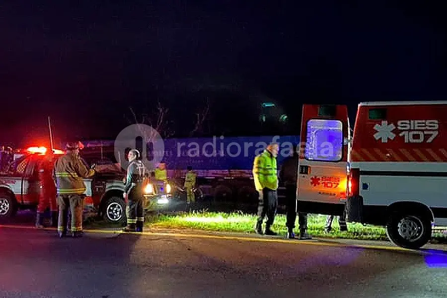 Estaban acomodando un acoplado y aplastaron a un hombre: está en terapia intensiva en Rafaela