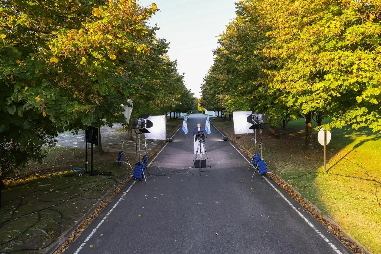 Una por una, todas las medidas que anunció el presidente: Se prohíbe la circulación entre las 0 y las 06