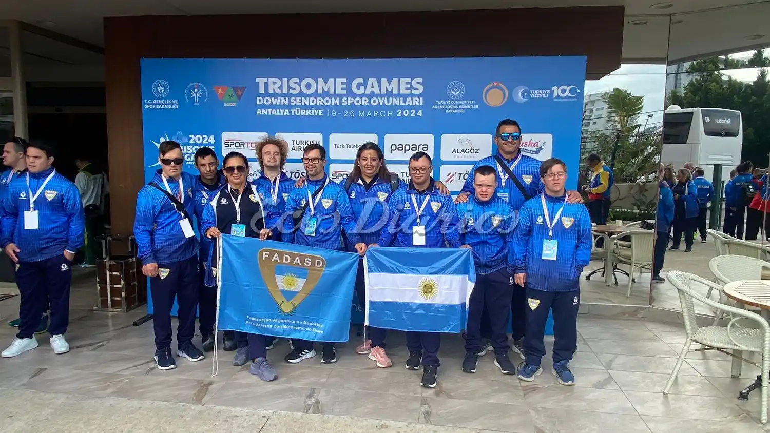 Nicolás Améndola y su entrenador Marcos Bertone, con el equipo nacional
