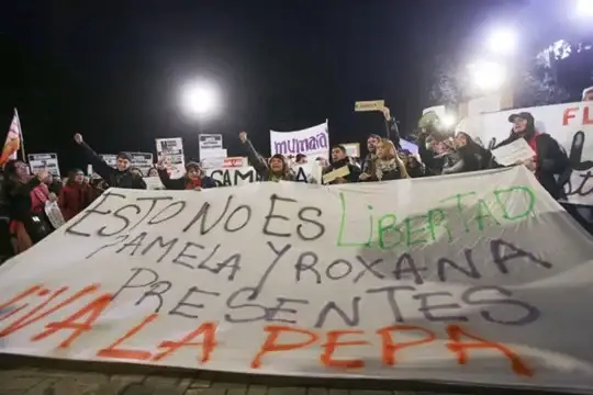Organizaciones feministas reclaman justicia por las cuatro víctimas.