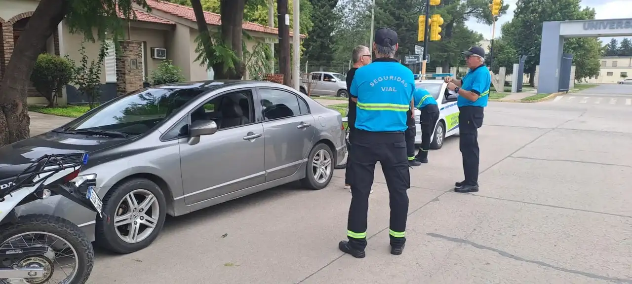 En marzo, un vehículo fue retenido por prestar servicio de Uber sin habilitación.