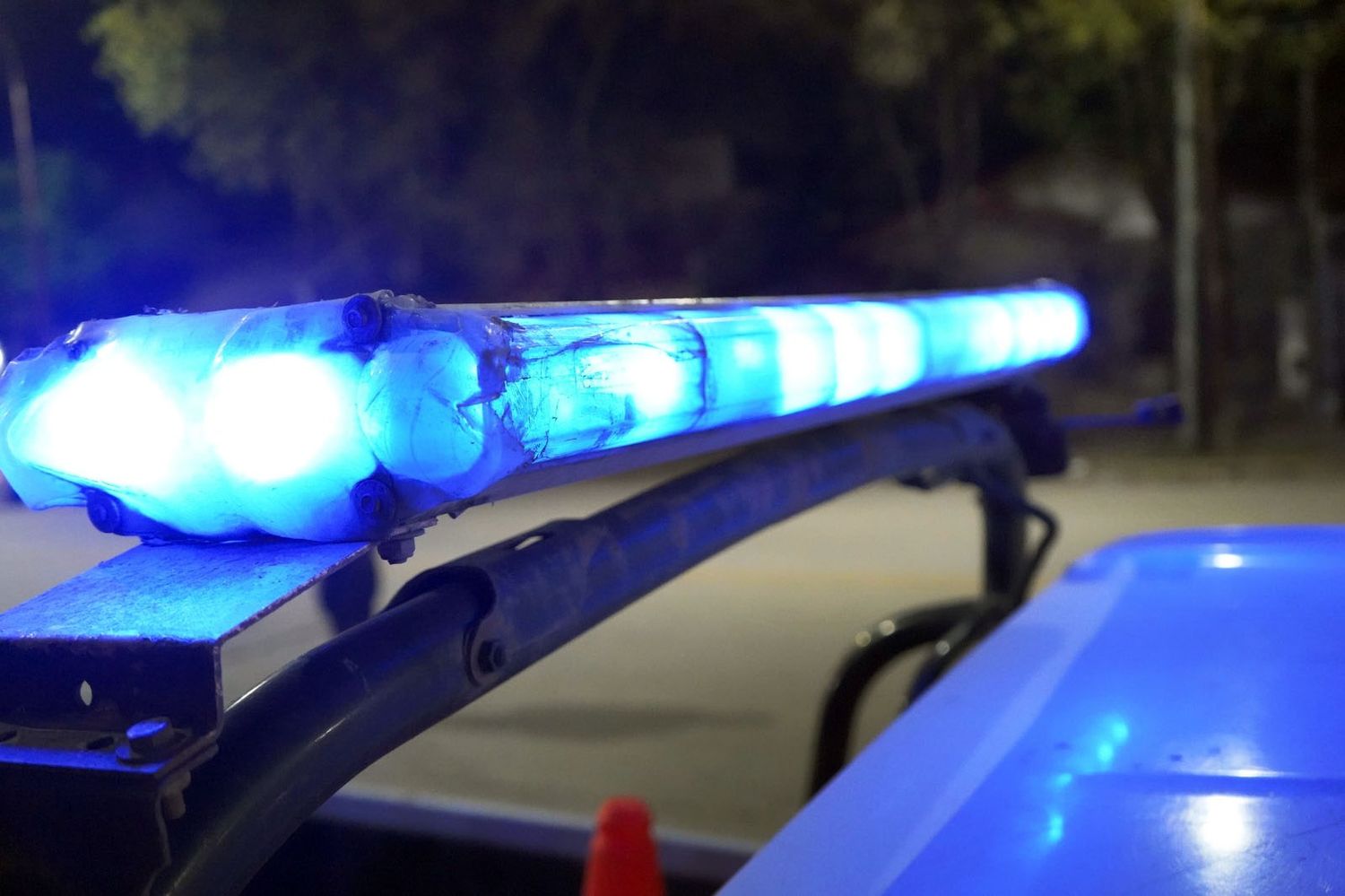Faltó dos días de la casa y delincuentes le robaron