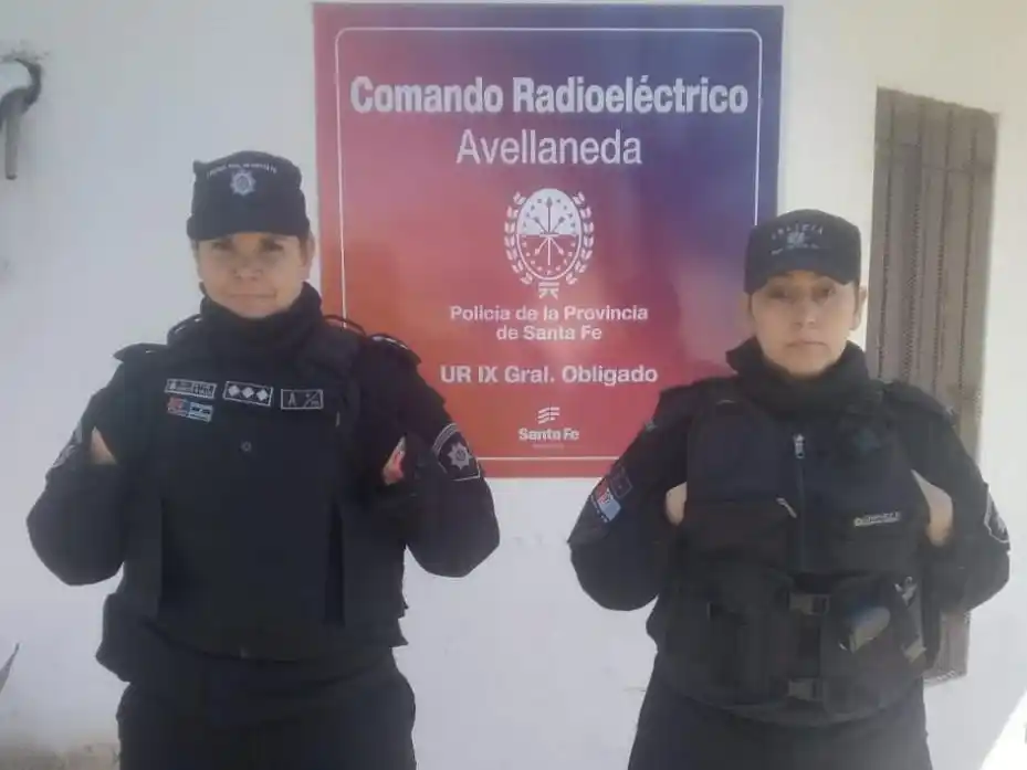 Heroico procedimiento: dos mujeres policías lograron reanimar a una bebé de un mes con RCP