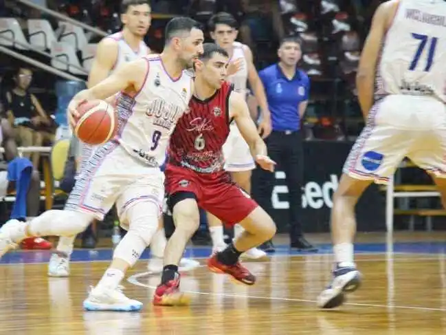 Salta Basket y Comu,
firmes en casa