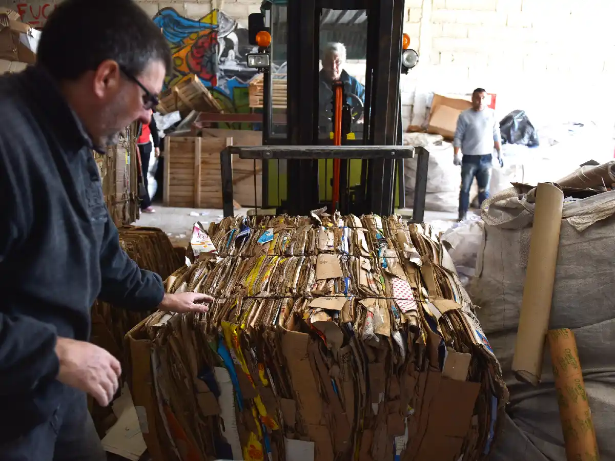 UTN y La Virgencita unidos para crear una planta compactadora de cartones 