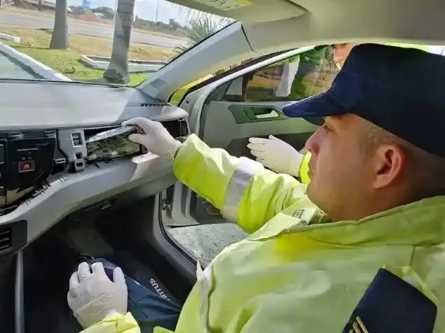 POLICIA - 1