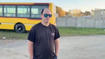 Ezequiel Olano: la vida de un chofer que cuida a cada pasajero