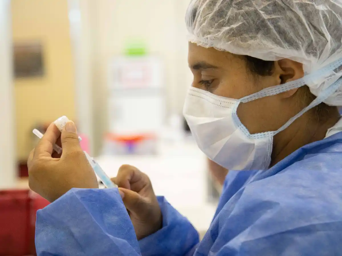 Seis de cada diez personas no vacunadas, sin anticuerpos contra el coronavirus