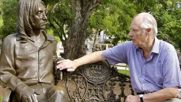 Falleció a los 90 George Martin, “el quinto Beatle”