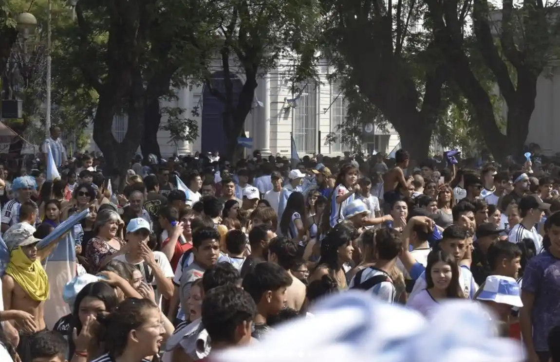 Festejo Mundialista: Agüero, emocionado, destacó el comportamiento de los sampedrinos
