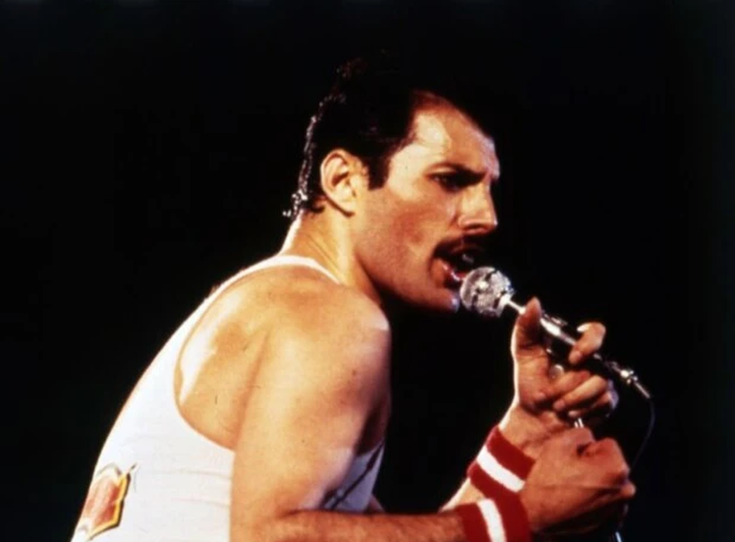 A 43 años de la icónica visita de "Queen" a la Argentina: el encuentro con Diego Maradona y el cambio de look de Mercury