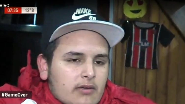 El hincha de Chacarita que amenazó a Macri, cayó detenido y casi llorando pidió disculpas