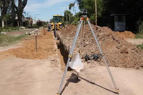 Avanzan las obras municipales de cloacas en Barrio Florida