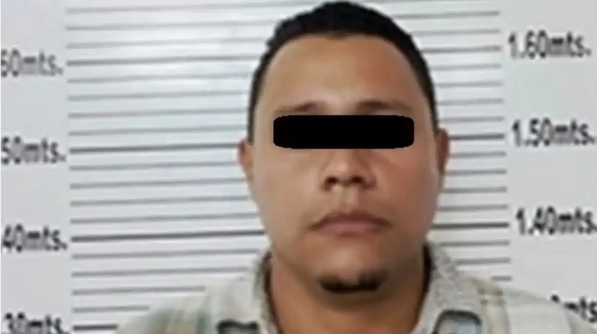 ¡TÍO DESALMADO! Quemó las manos de su sobrina de 8 años por comerse sus golosinas