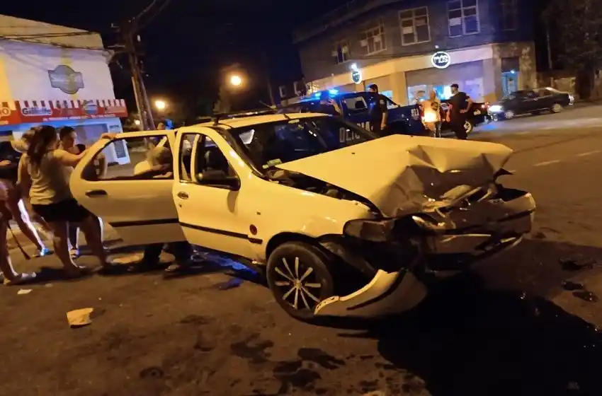 Accidentada noche en las calles rosarinas: ocho heridos tras dos choques en distintas zonas