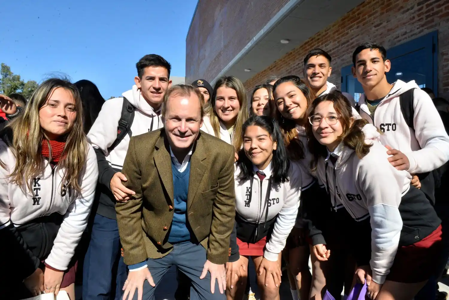 Bordet confirmó que en agosto se revisarán salarios