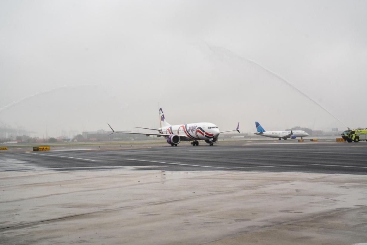 Vuelo inaugural de Arajet a Newark