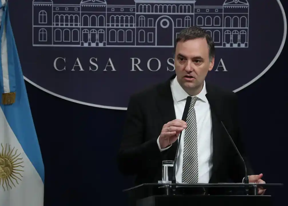 Adorni le respondió a Cristina Kirchner: “Causa cierta pena”