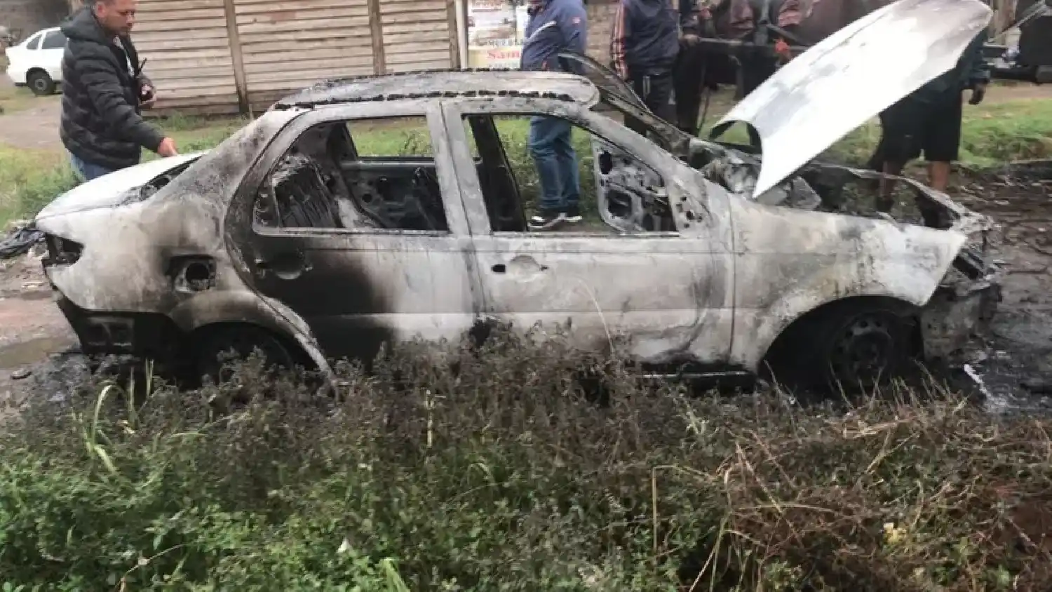 Uno de los detenidos confesó el robo del auto utilizado en el crimen del chofer.