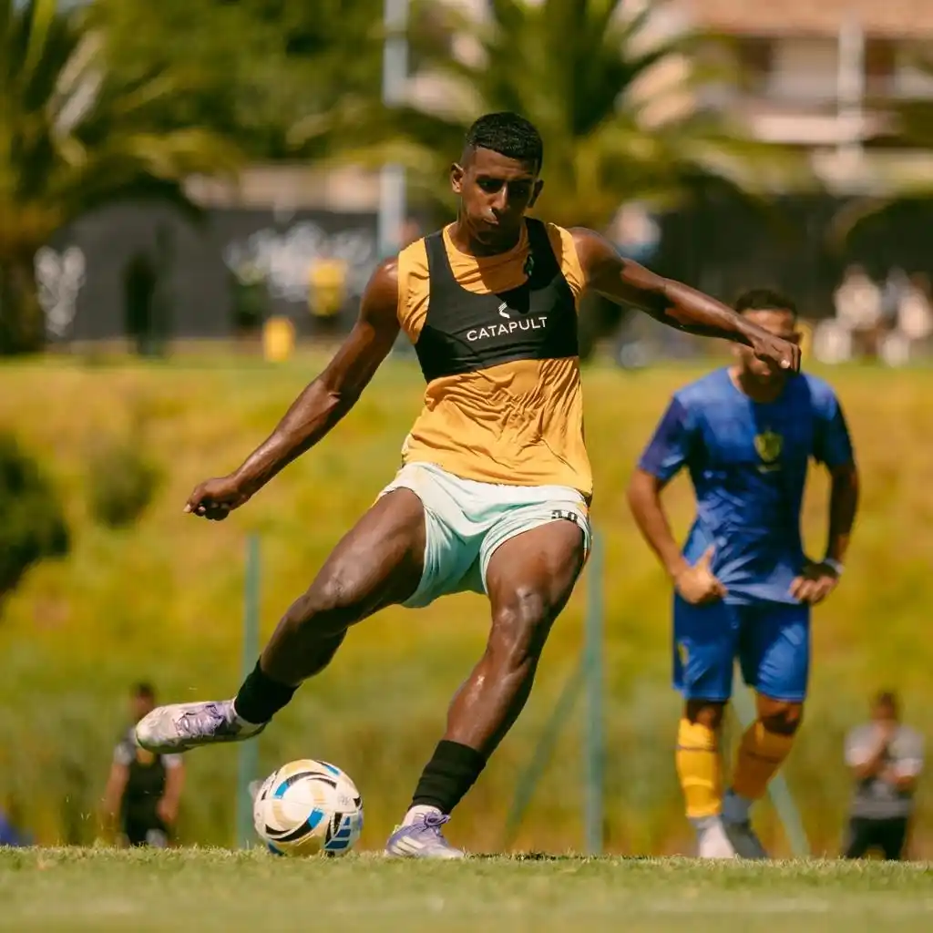 Fueron dos tiempos de 45 minutos contra Atlanta, con un empate y otra victoria en Punta Mogotes.