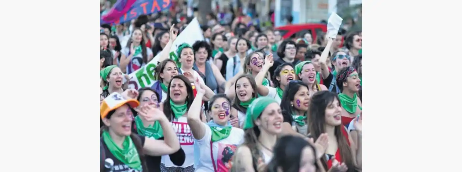 Mujeres, trans y travestis marcharon contra los travesticidios en La Plata