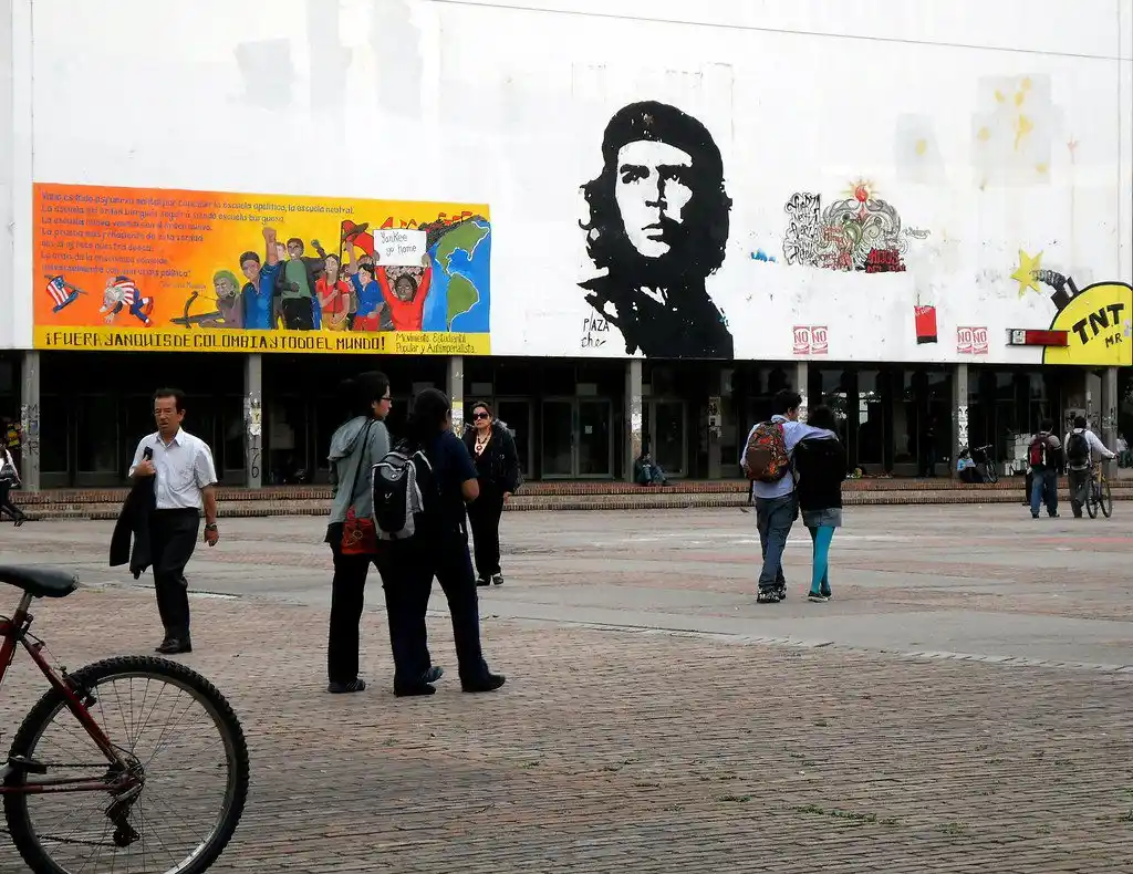 Quitan al icónico «Che» en la Universidad Nacional de Colombia
