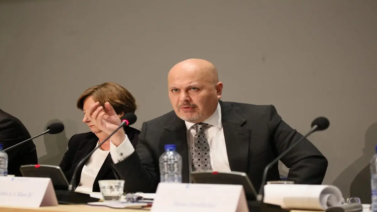 Fiscal KARIM KHAN deja el cargo temporalmente: lo investigan por presunto acoso sexual