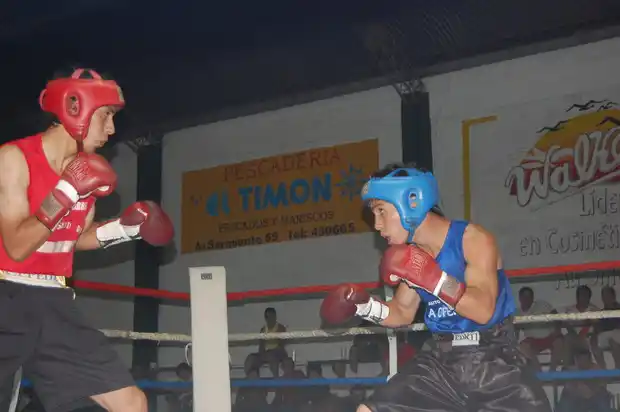 Nueve peleas apasionantes hicieron vibrar Pueblo Nuevo