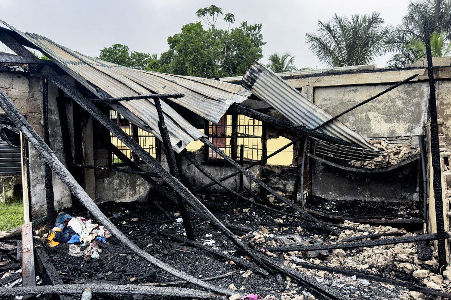 ¡PORQUE LE QUITARON EL CELULAR! Una menor habría iniciado el incendio en Guyana