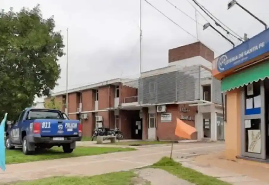 Una vecina le tiró el agua del mate a un delincuente en una entradera: igualmente le robaron una millonaria suma