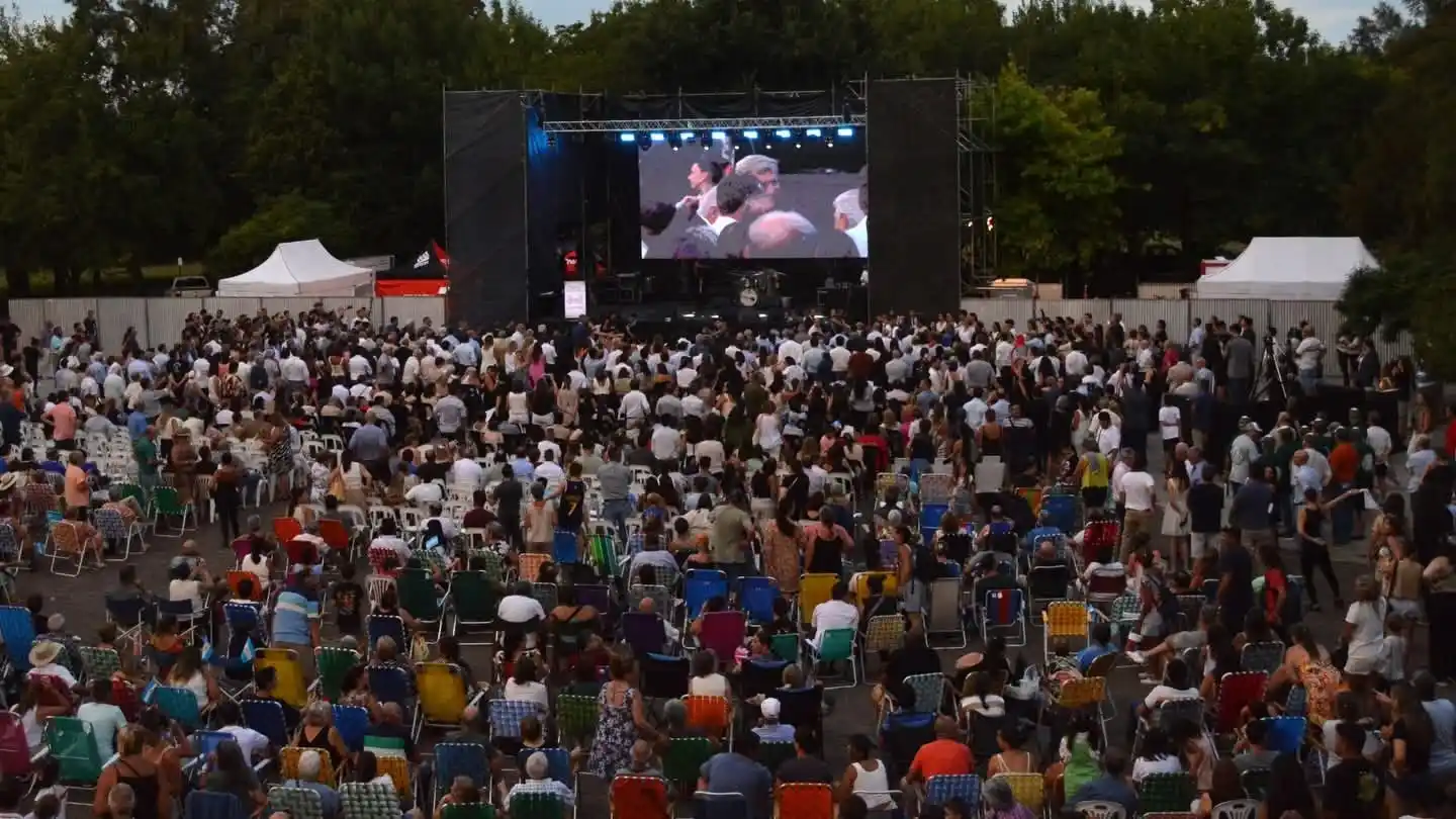 Las Guitarras Gualeyas celebraron el chamamé entrerriano en el Palacio San José
