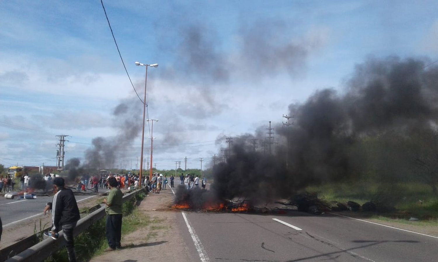 Corte en ambas manos de Av Circunvalación a la altura de Mendoza