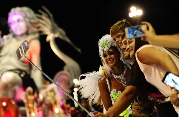 El Carnaval del País despide enero con toda la magia de las comparsas