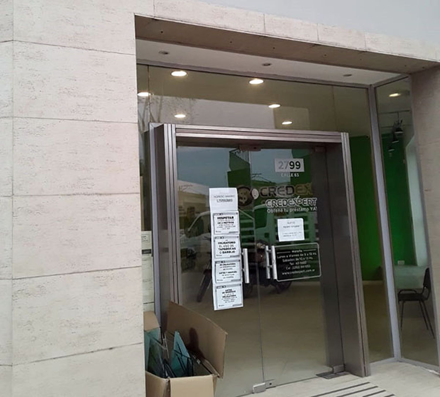 Violan la cuarentena y roban en una financiera del centro