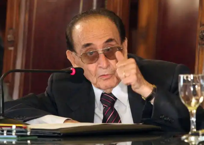 El juez Carlos Fayt renunció a la Corte Suprema de Justicia 
