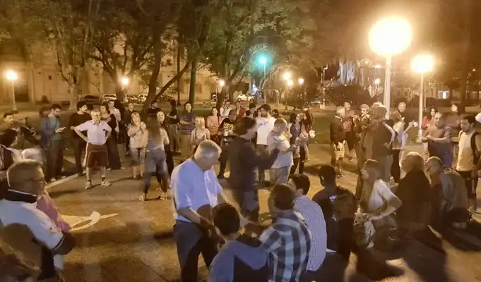 Manifestantes en plaza San Martín contra la reforma previsional 