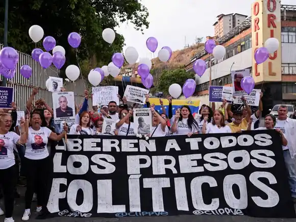 Foro Penal denuncia que hay casi 900 presos políticos en Venezuela