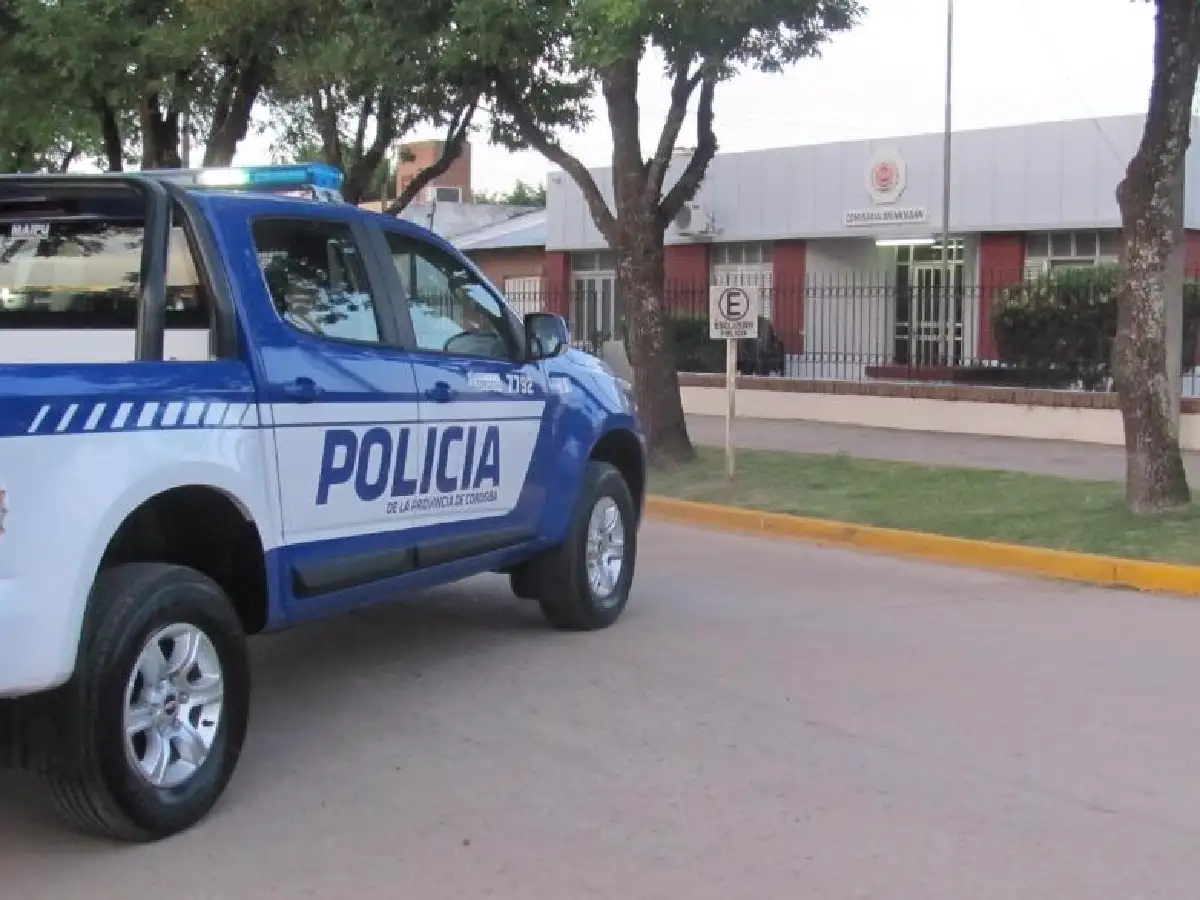 Roban herramientas de una obra en Brinkmann