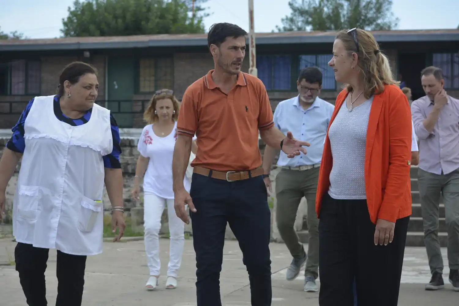 La Ministra de Desarrollo Humano y el Secretario de Gestión Social visitaron escuela en Diamante