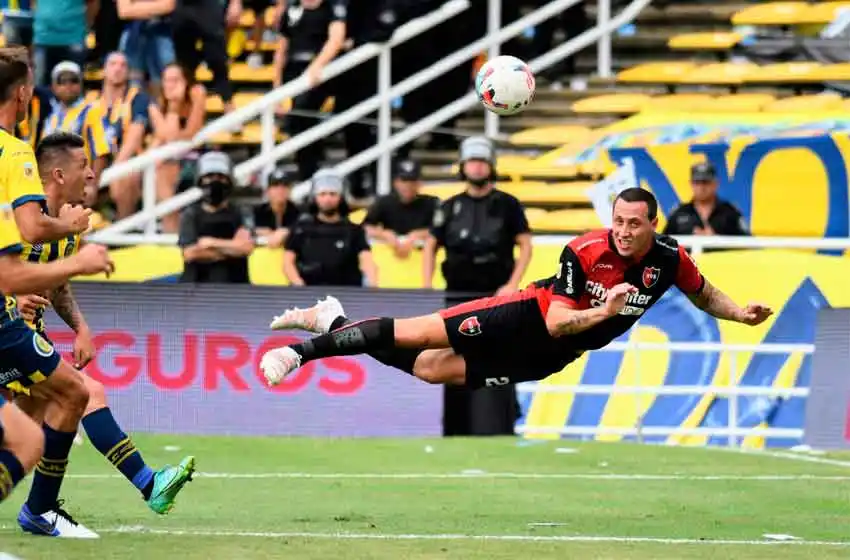 Malas noticias post clásico: Cristian Lema sufrió un desgarro y es baja para el próximo partido