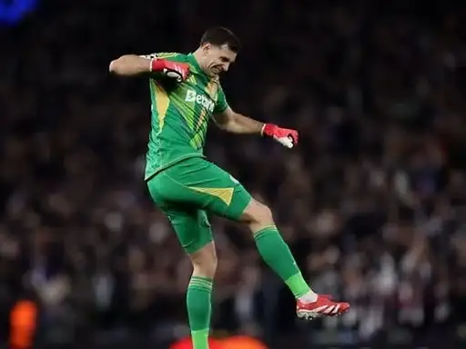 dibu martinez   champions league  aston villa