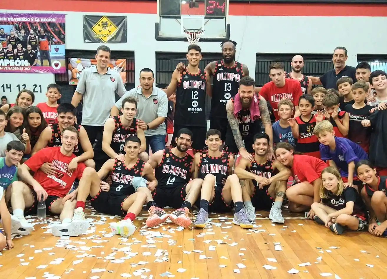 Olimpia hizo pesar su localía y descontó la serie