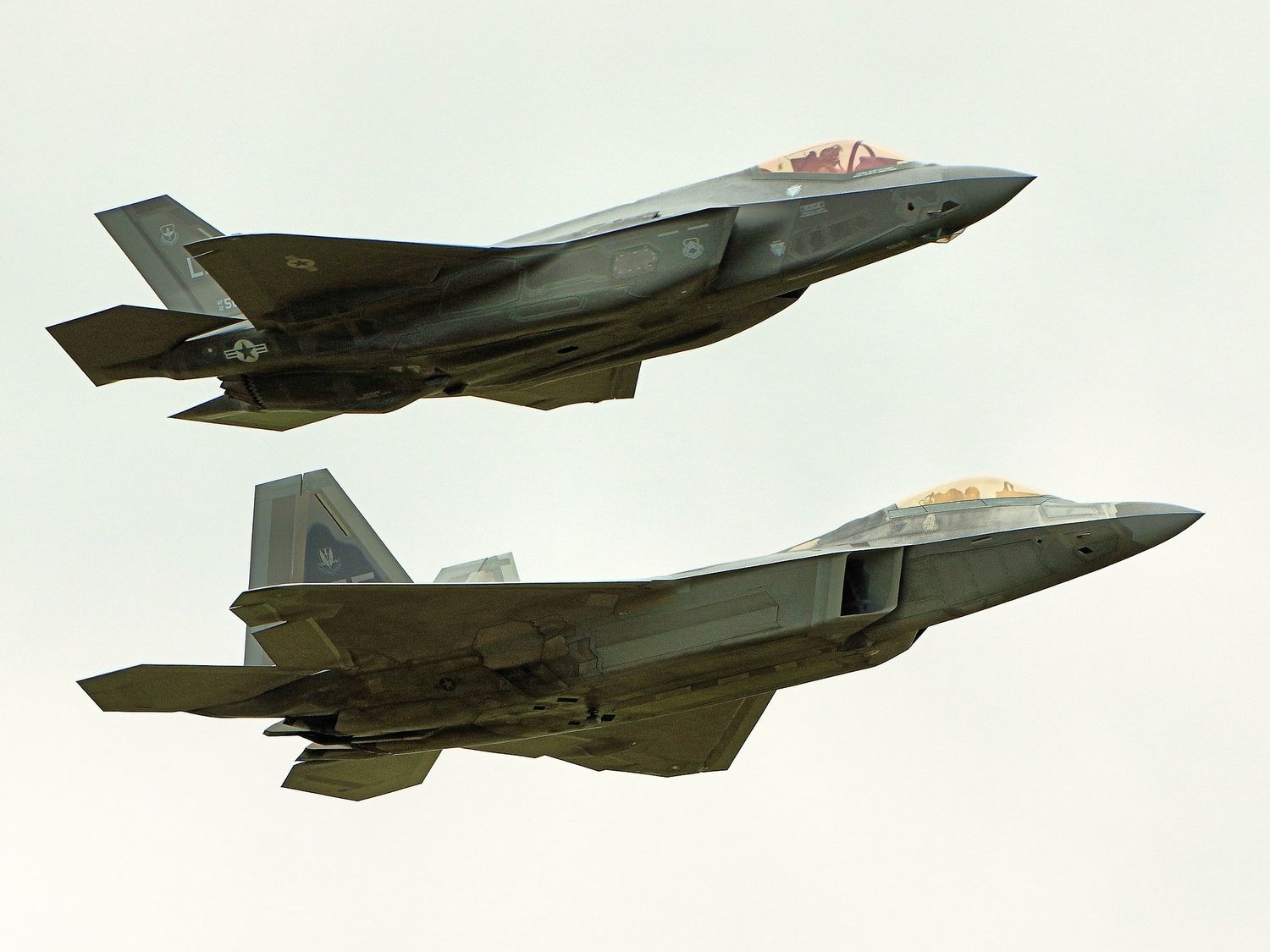 Trump Proposes Twin-Engine F-35 and “Super” Version of the F-22 Raptor
